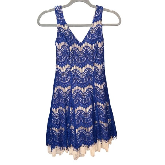 B.Darlin Junior's‎ Sleeveless Fit and Flare Lace Dress with Ruffle Hem Size 1/2 - Picture 1 of 7